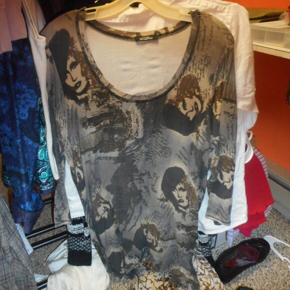 CANADIAN GRAFFITI women's top, handkerchief bottom sides, hi lo size tag removed - Picture 4 of 10